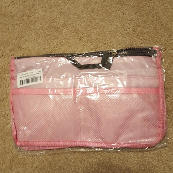 💥MUST BUNDLE💥!  New Pink Travel purse Organizer with zip pockets - Picture 6 of 7